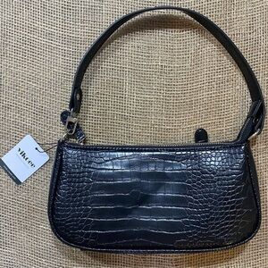 Yikoee Black Purse, Crocodile Design, Outside Zip Pocket, Inside Pocket